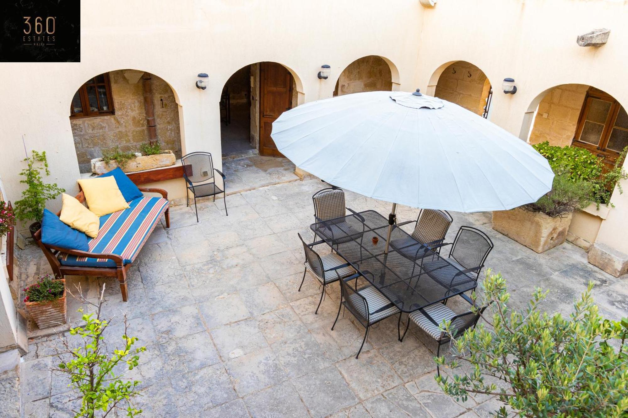 A Stunning, Townhouse With Magnificent Pool Area By 360 Estates Holiday home *