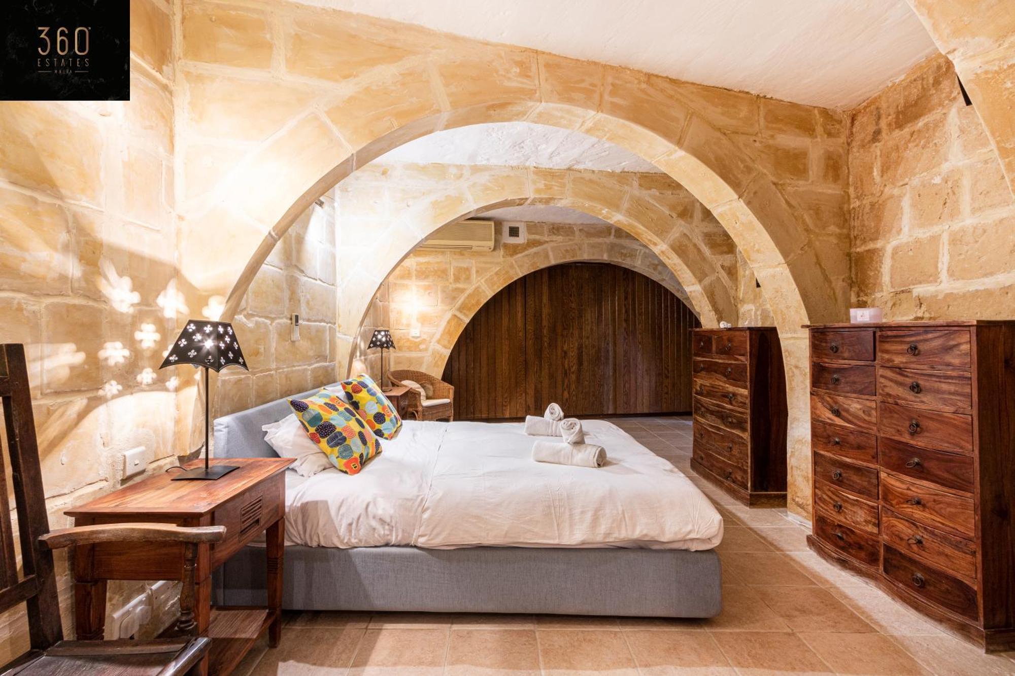 Holiday home A Stunning, Townhouse With Magnificent Pool Area By 360 Estates Zebbug (Southern Region)