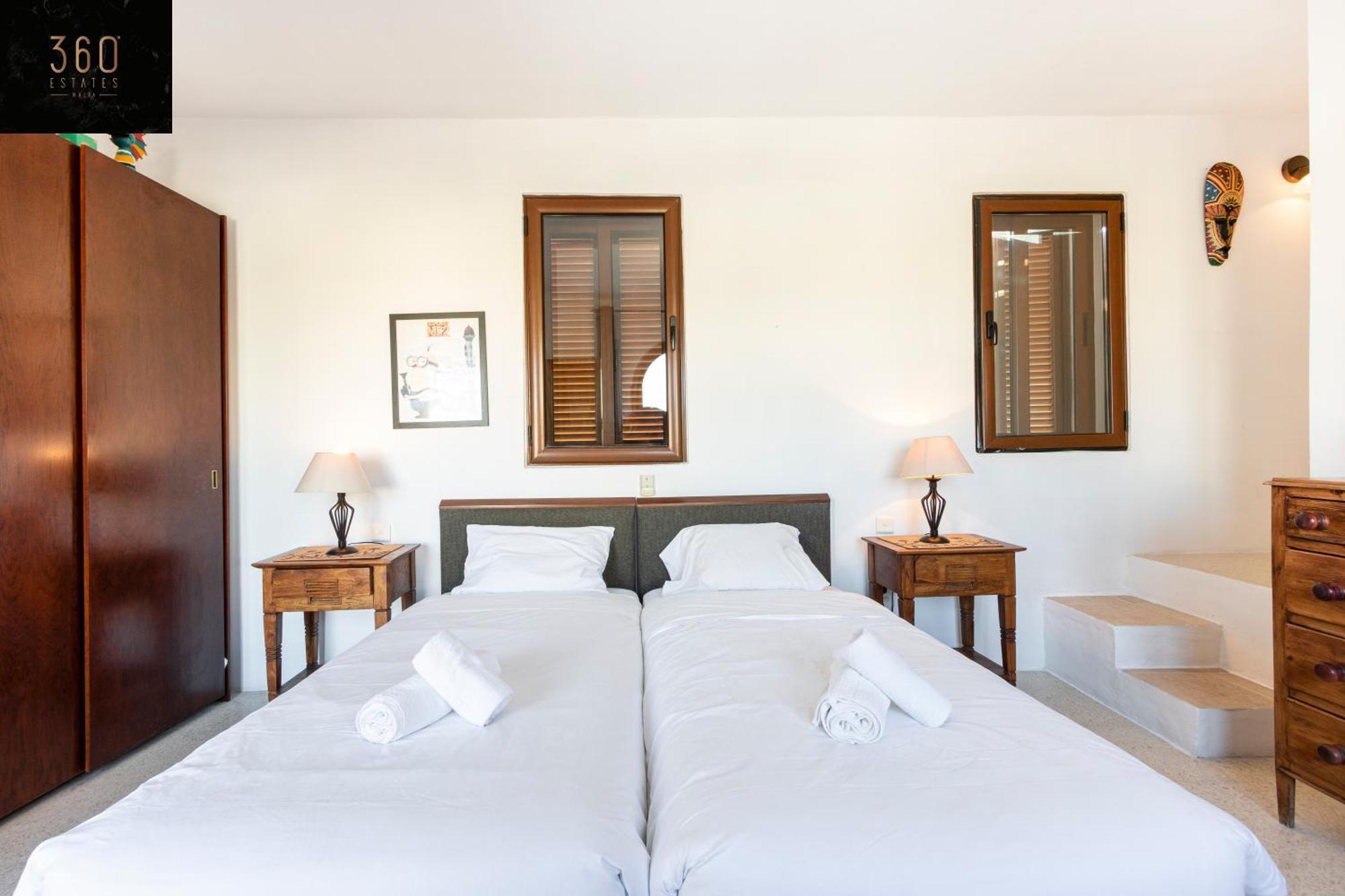A Stunning, Townhouse With Magnificent Pool Area By 360 Estates Holiday home