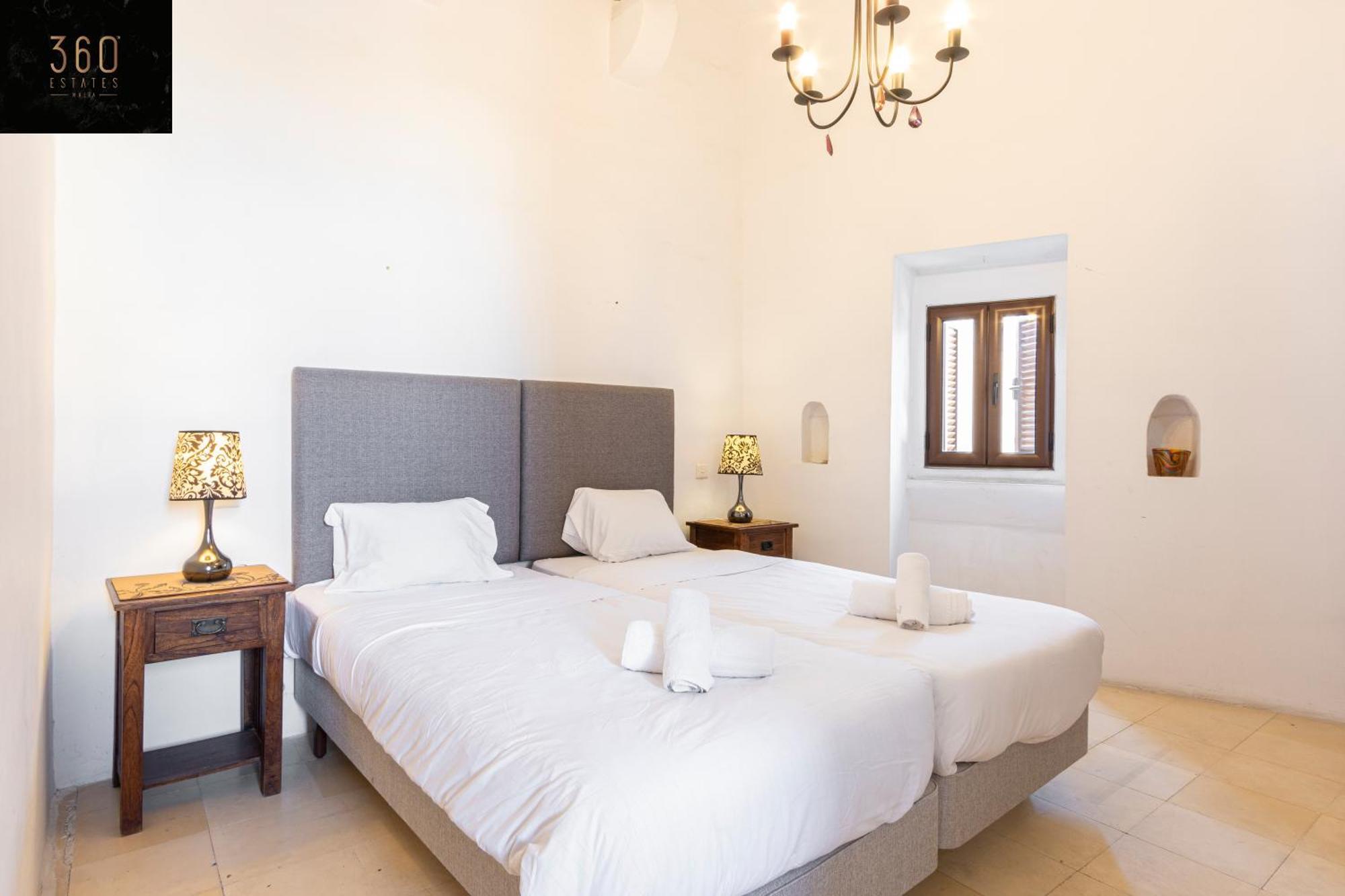 A Stunning, Townhouse With Magnificent Pool Area By 360 Estates Holiday home