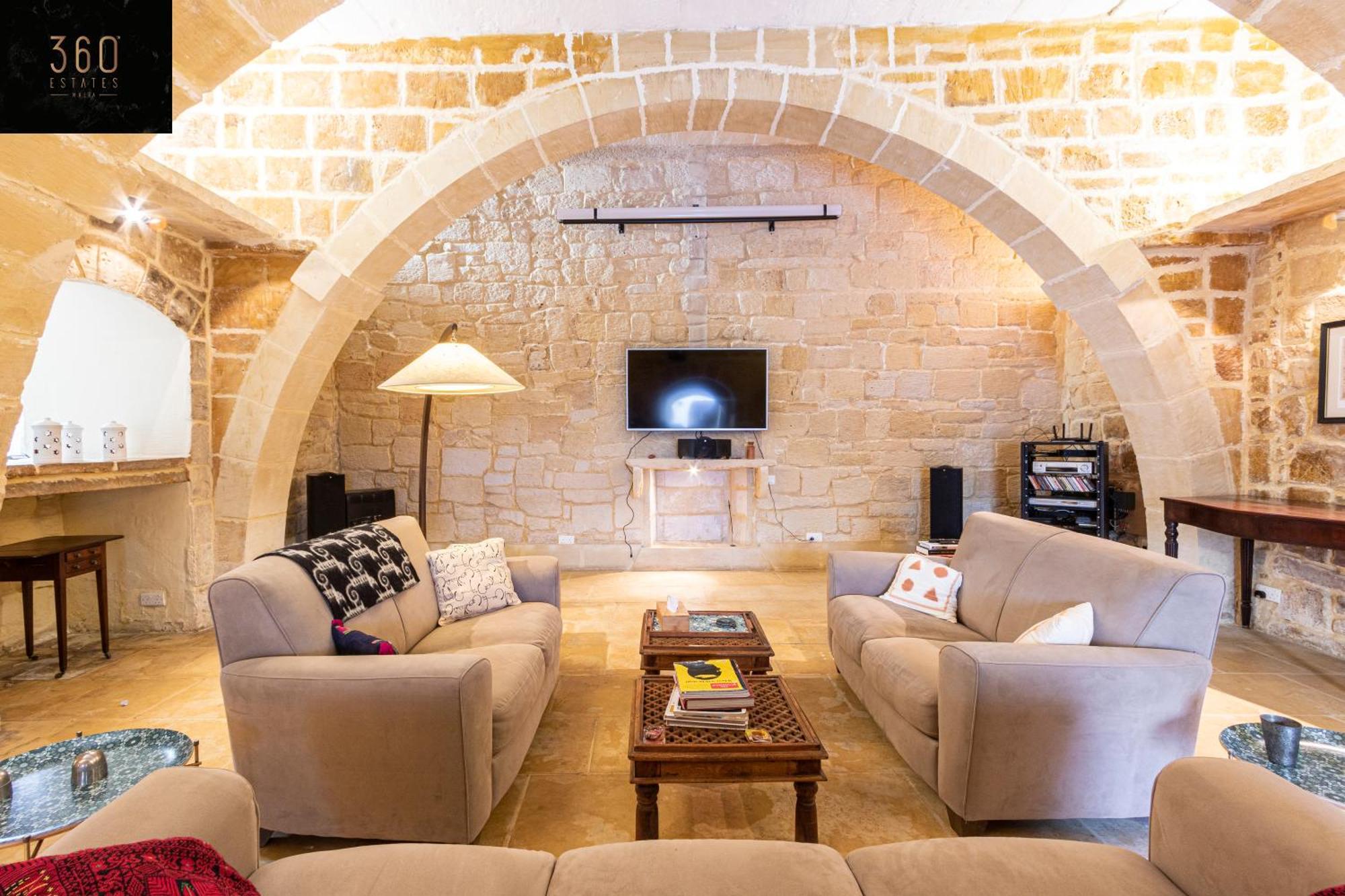 Holiday home A Stunning, Townhouse With Magnificent Pool Area By 360 Estates Zebbug (Southern Region)