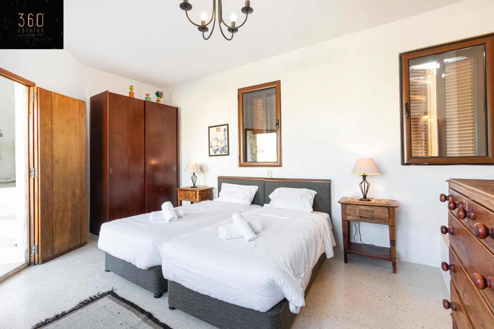 A Stunning, Townhouse With Magnificent Pool Area By 360 Estates Zebbug (Southern Region)