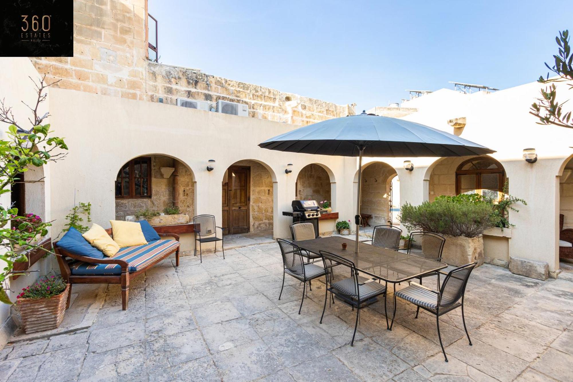 Holiday home A Stunning, Townhouse With Magnificent Pool Area By 360 Estates Zebbug (Southern Region)